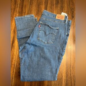 Women’s Levi’s 311 Shaping Skinny - Sz 33